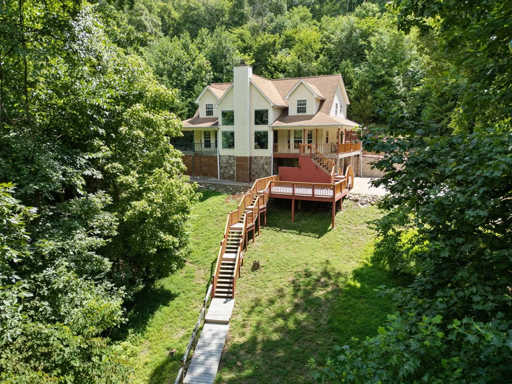 9369 Hopi Trail Ooltewah, TN 37363
