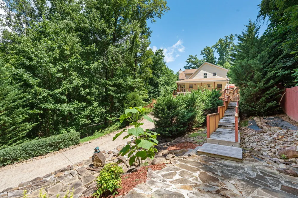 9369 Hopi Trail Ooltewah, TN 37363