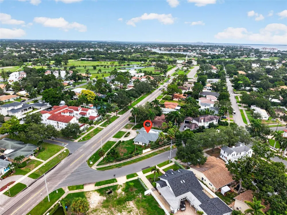 201 SNELL ISLE BOULEVARD NE St Petersburg, FL 33704