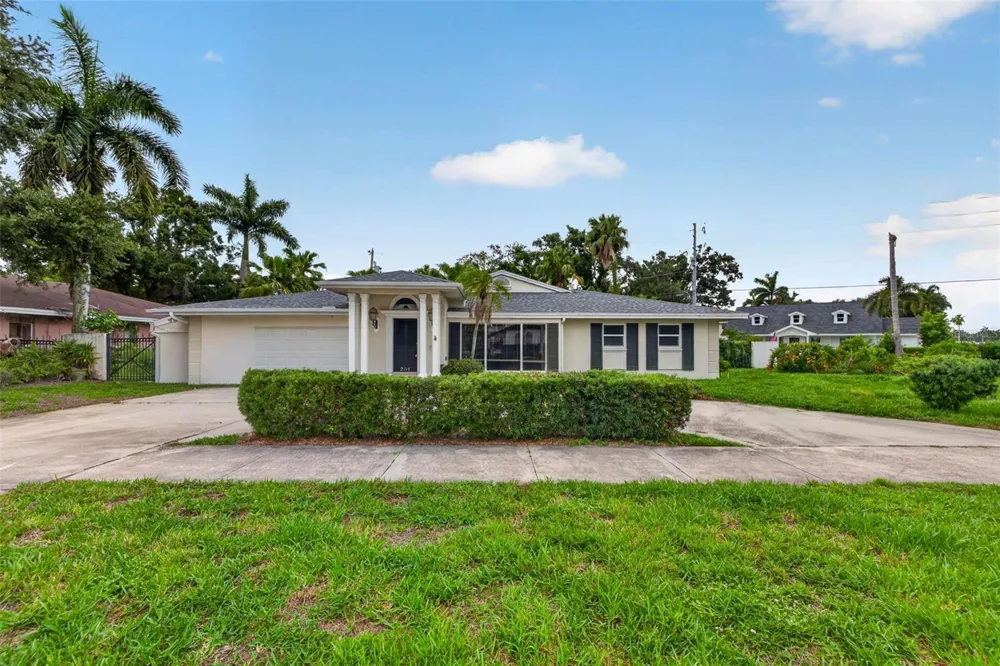 201 SNELL ISLE BOULEVARD NE St Petersburg, FL 33704