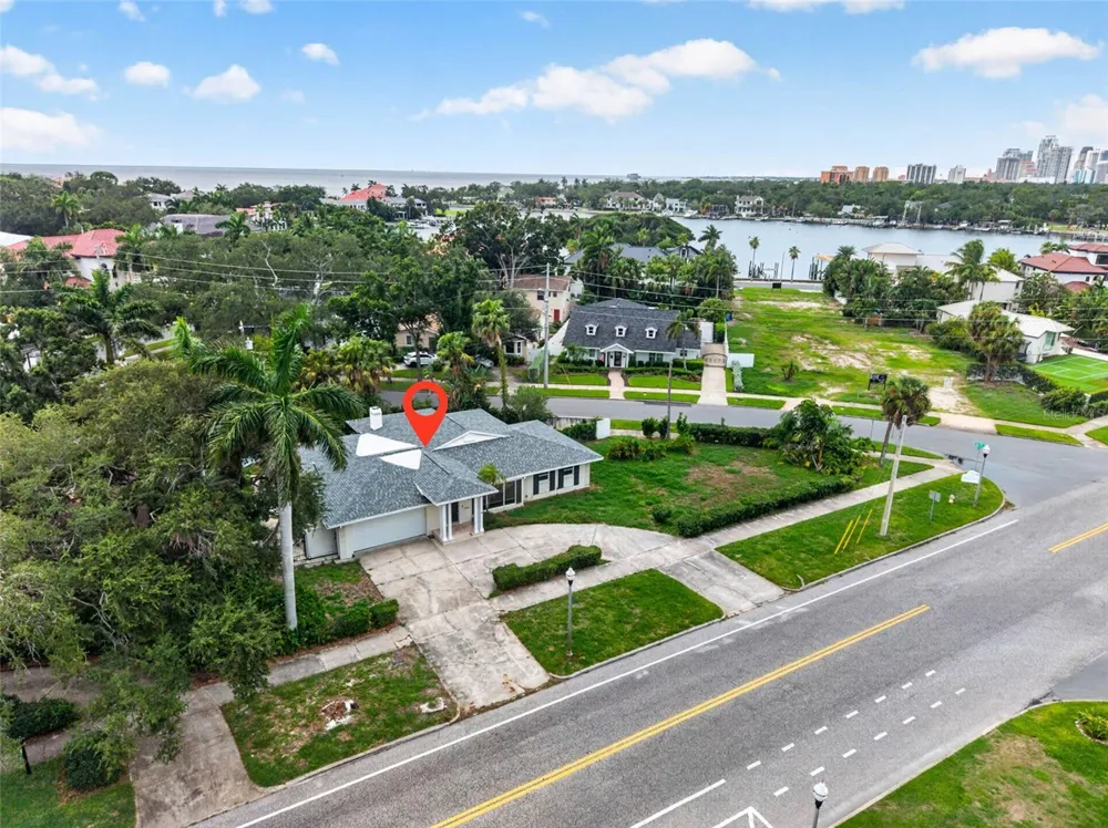 201 SNELL ISLE BOULEVARD NE St Petersburg, FL 33704