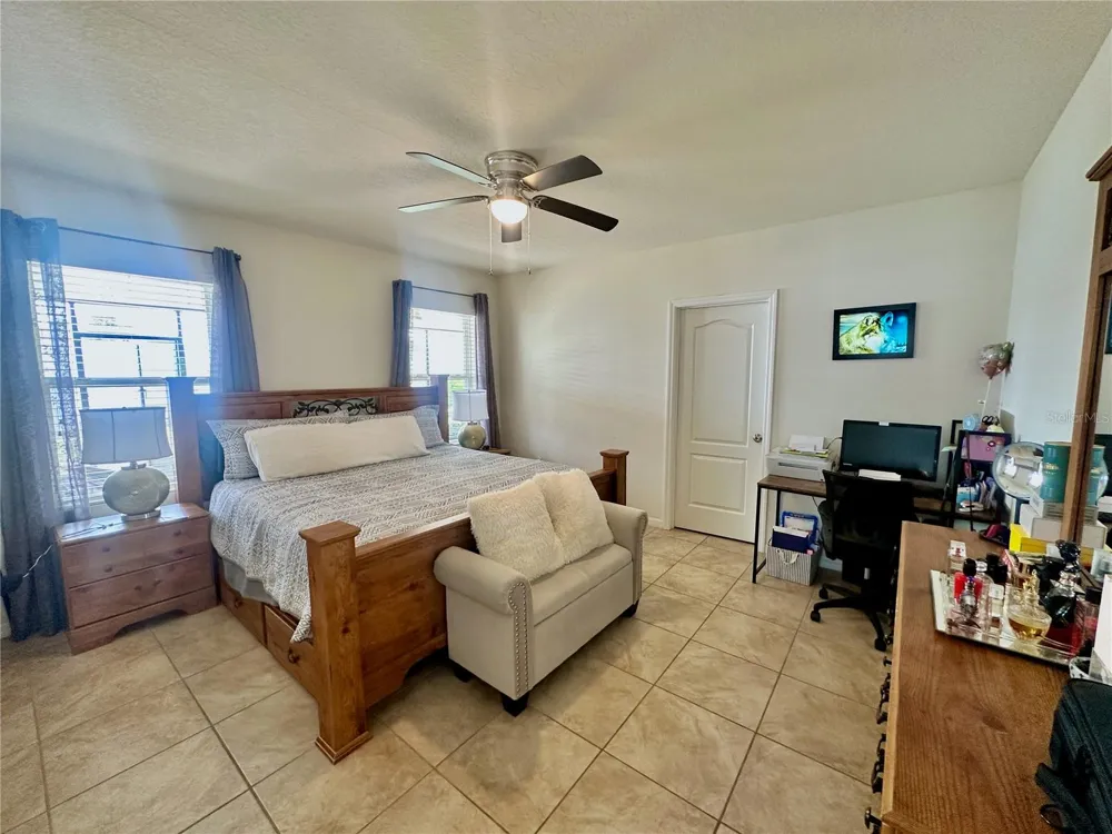 1976 VAN BUREN LOOP Auburndale, FL 33823