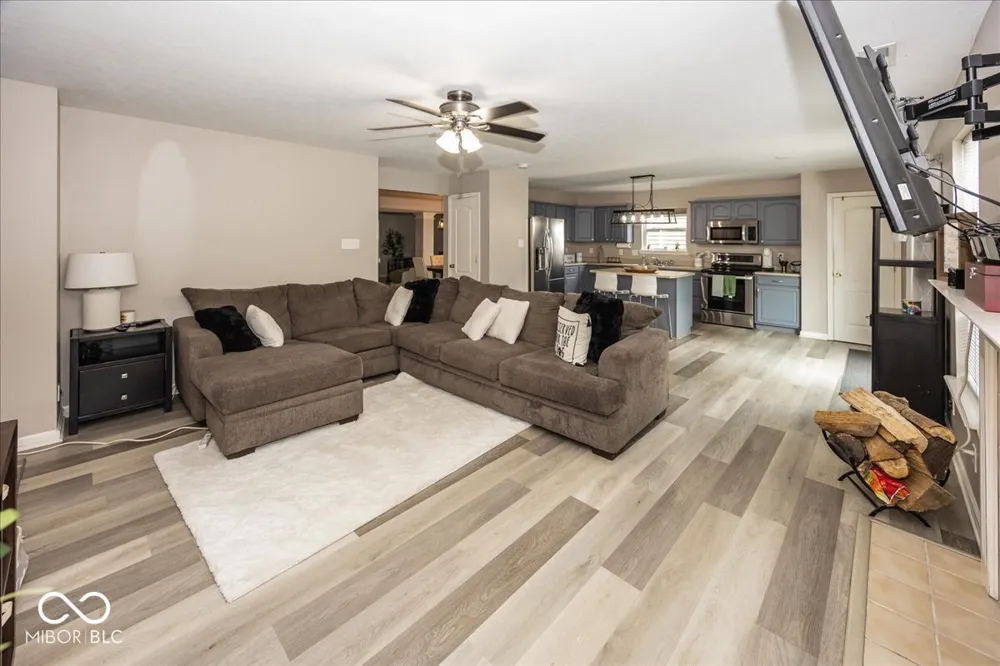 8867 White Tail Trail McCordsville, IN 46055