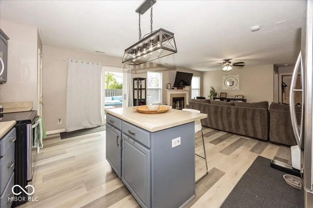 8867 White Tail Trail McCordsville, IN 46055