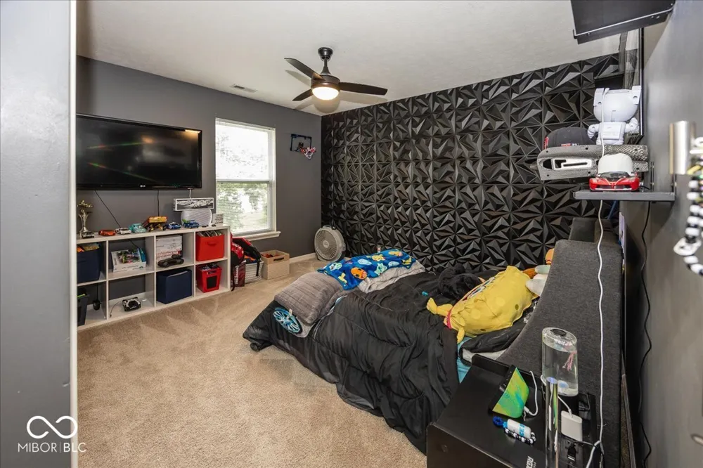 8867 White Tail Trail McCordsville, IN 46055