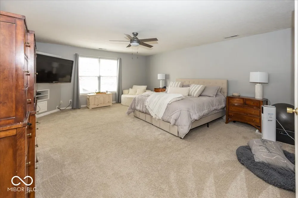 8867 White Tail Trail McCordsville, IN 46055
