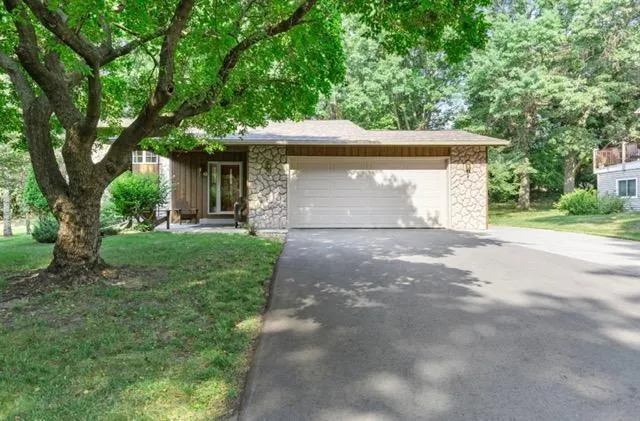 13 Woodcrest Drive Circle Pines, MN 55014