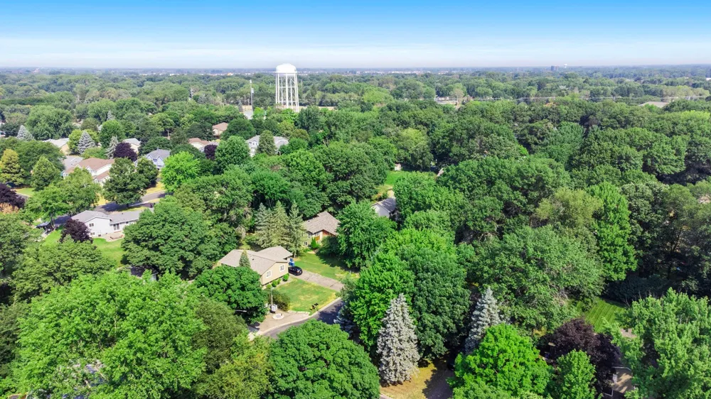 13 Woodcrest Drive Circle Pines, MN 55014