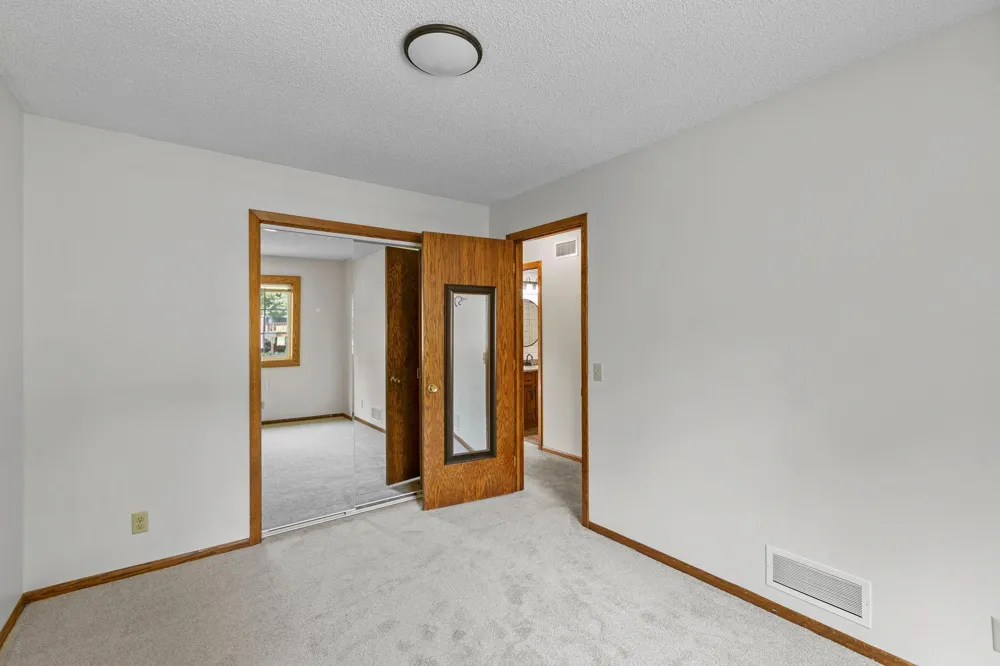 13 Woodcrest Drive Circle Pines, MN 55014