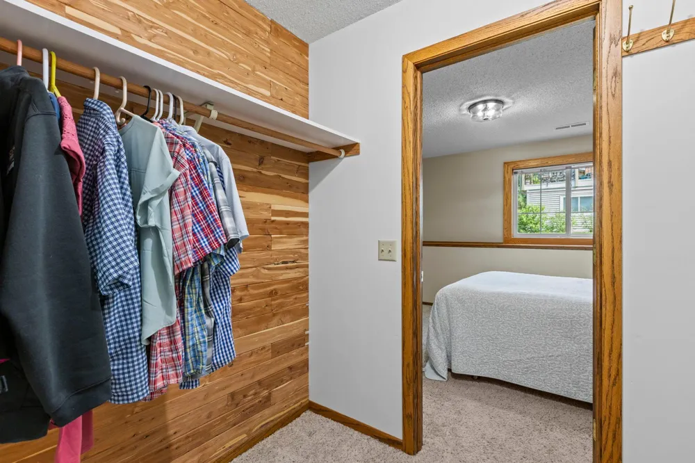 13 Woodcrest Drive Circle Pines, MN 55014