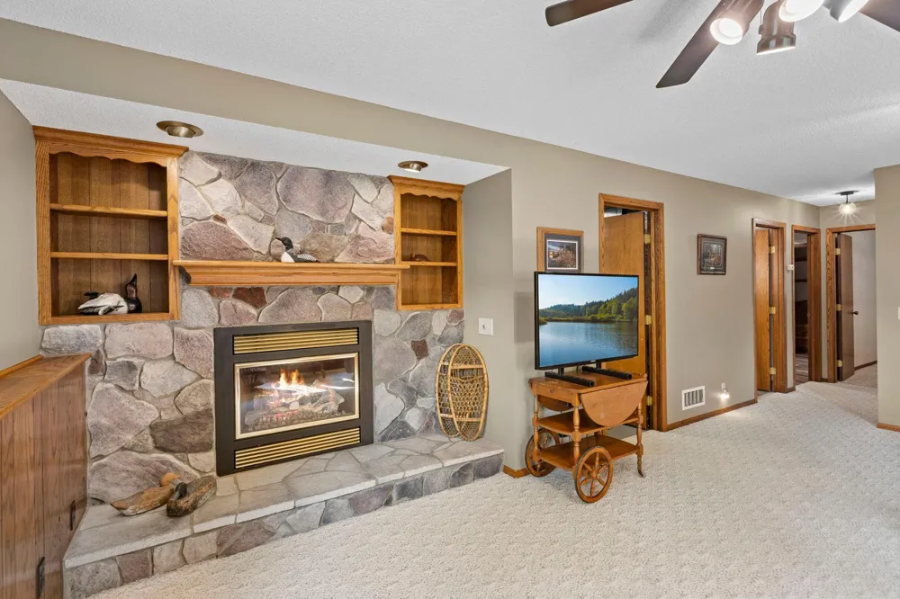 13 Woodcrest Drive Circle Pines, MN 55014