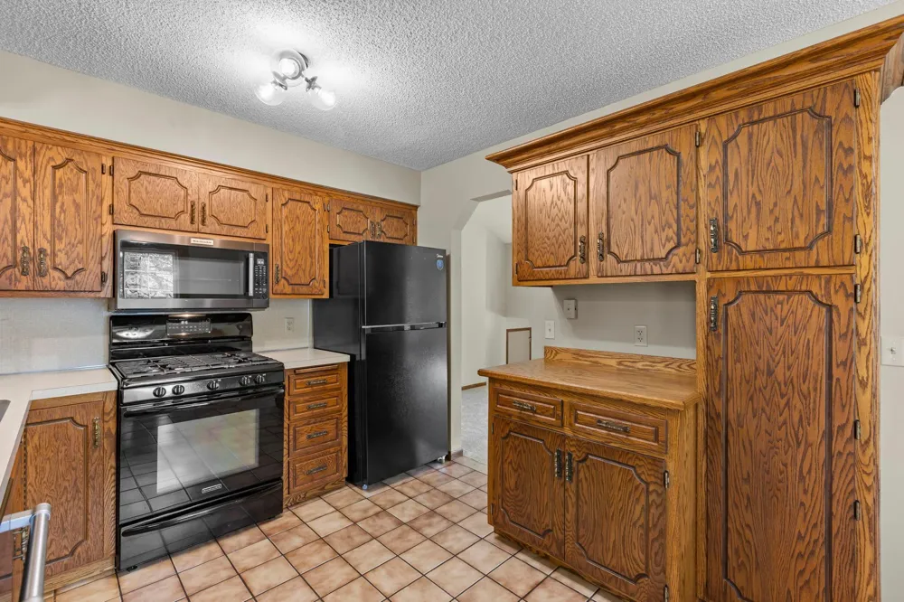 13 Woodcrest Drive Circle Pines, MN 55014