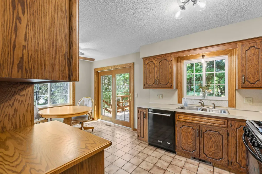 13 Woodcrest Drive Circle Pines, MN 55014