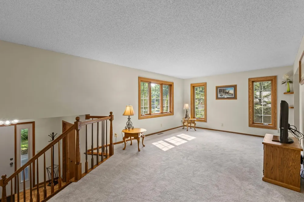 13 Woodcrest Drive Circle Pines, MN 55014