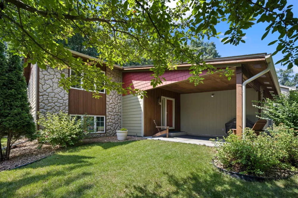 13 Woodcrest Drive Circle Pines, MN 55014