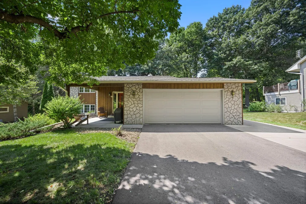 13 Woodcrest Drive Circle Pines, MN 55014