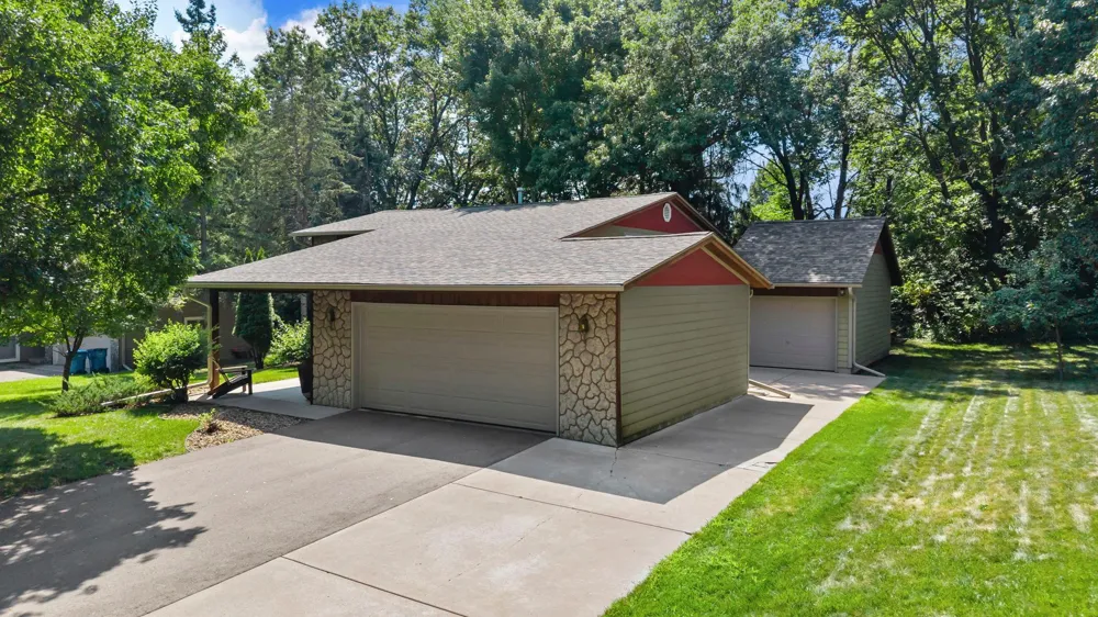 13 Woodcrest Drive Circle Pines, MN 55014