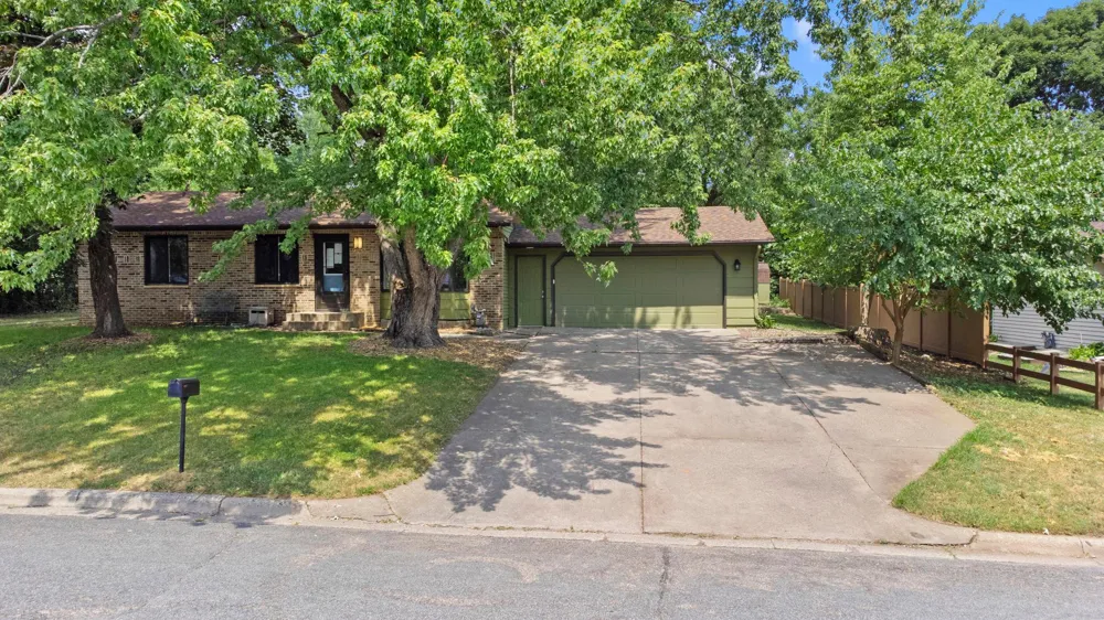 2865 Upper 79th Court E Inver Grove Heights, MN 55076