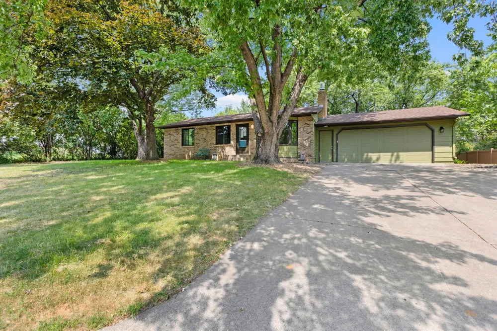 2865 Upper 79th Court E Inver Grove Heights, MN 55076