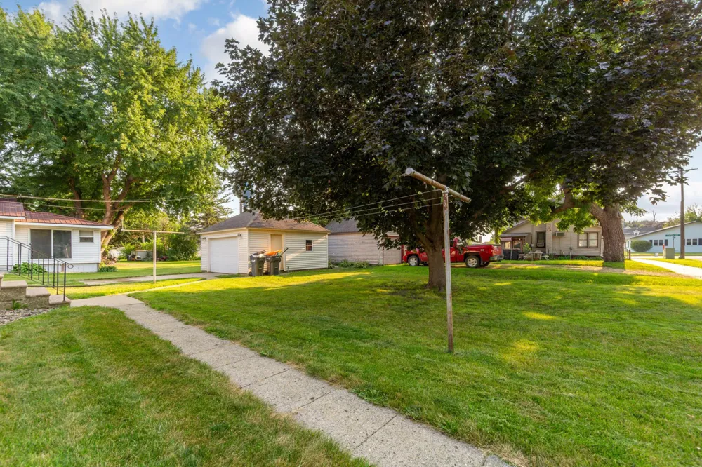 200 First Avenue SE Mapleton, MN 56065