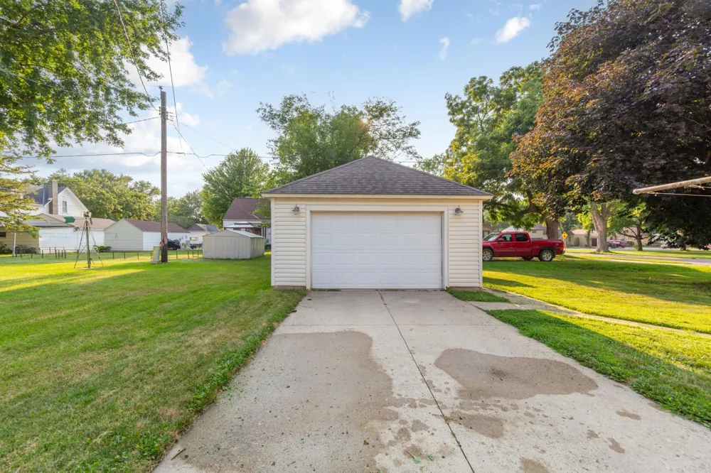 200 First Avenue SE Mapleton, MN 56065