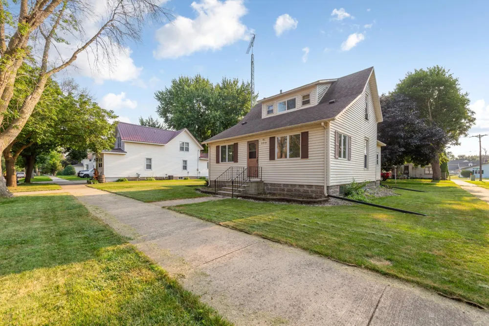 200 First Avenue SE Mapleton, MN 56065