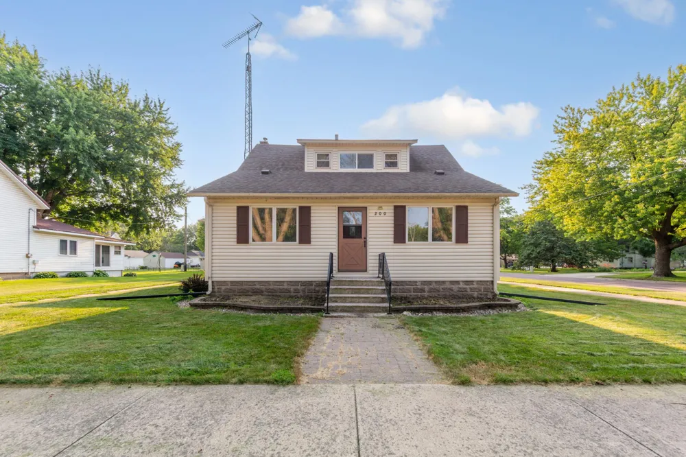 200 First Avenue SE Mapleton, MN 56065