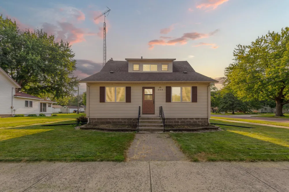 200 First Avenue SE Mapleton, MN 56065