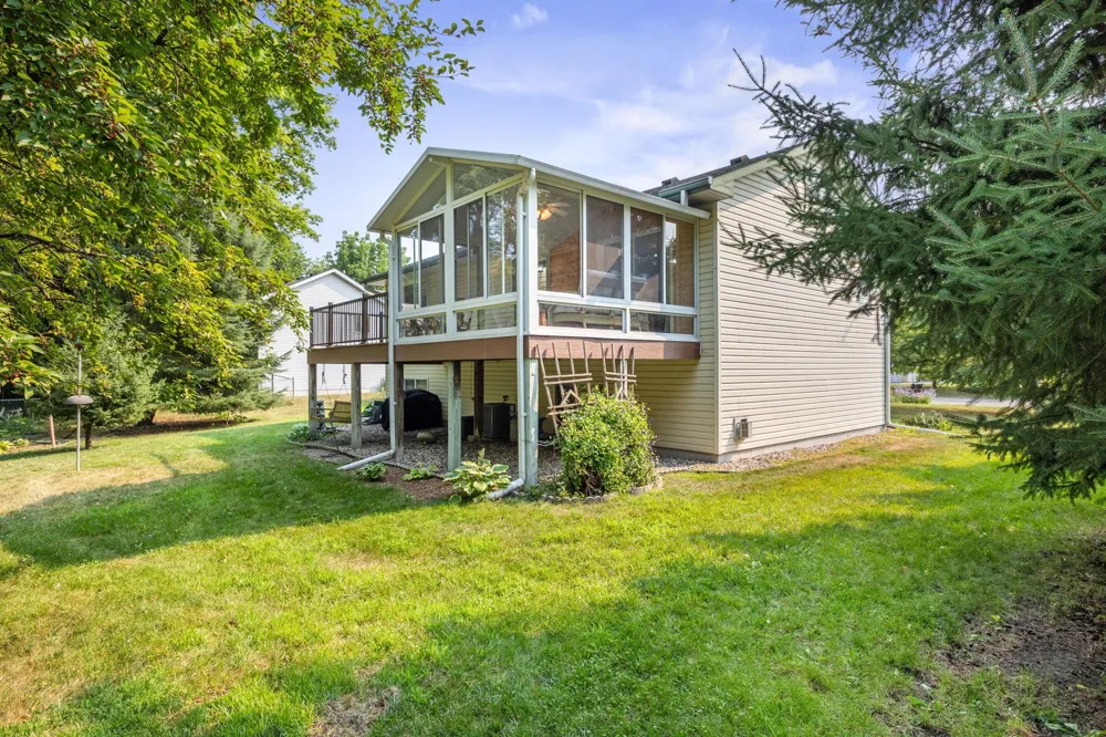 805 3rd Avenue NW Buffalo, MN 55313