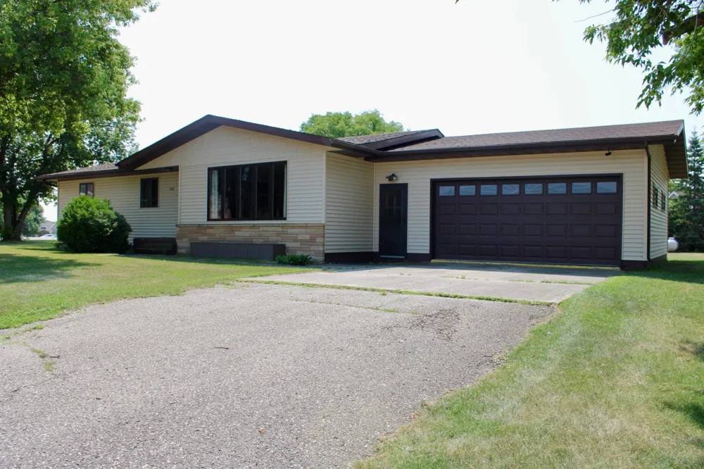 506 Lincoln Avenue W Karlstad, MN 56732