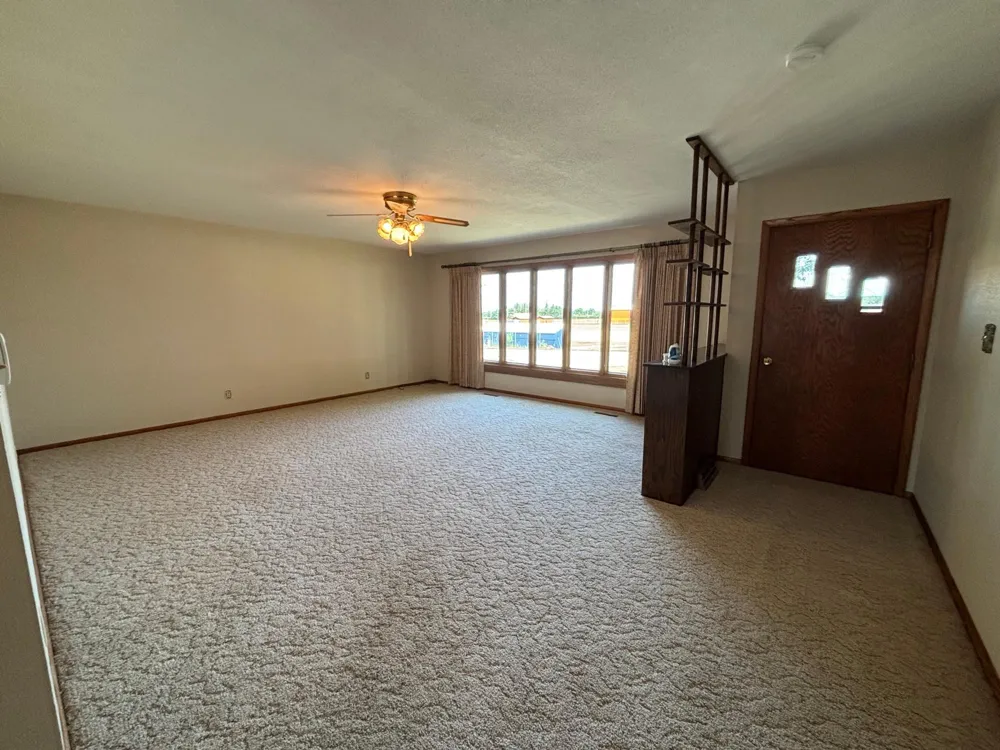 506 Lincoln Avenue W Karlstad, MN 56732