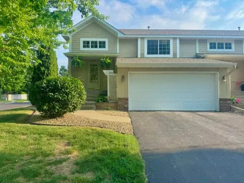 701 S Oaks Drive