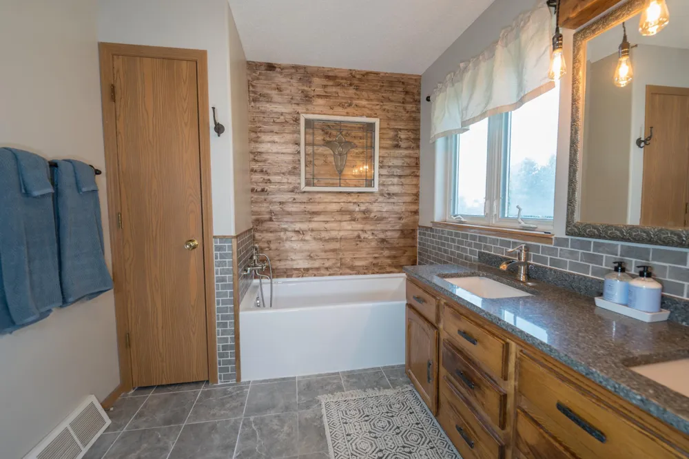 S373 Dammen Road Mondovi, WI 54755