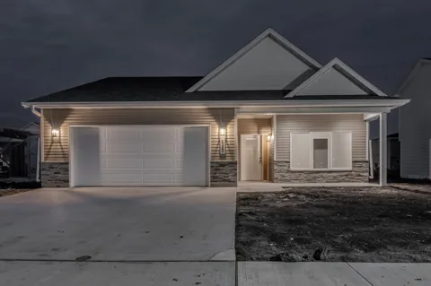 6813 Deer Creek Loop