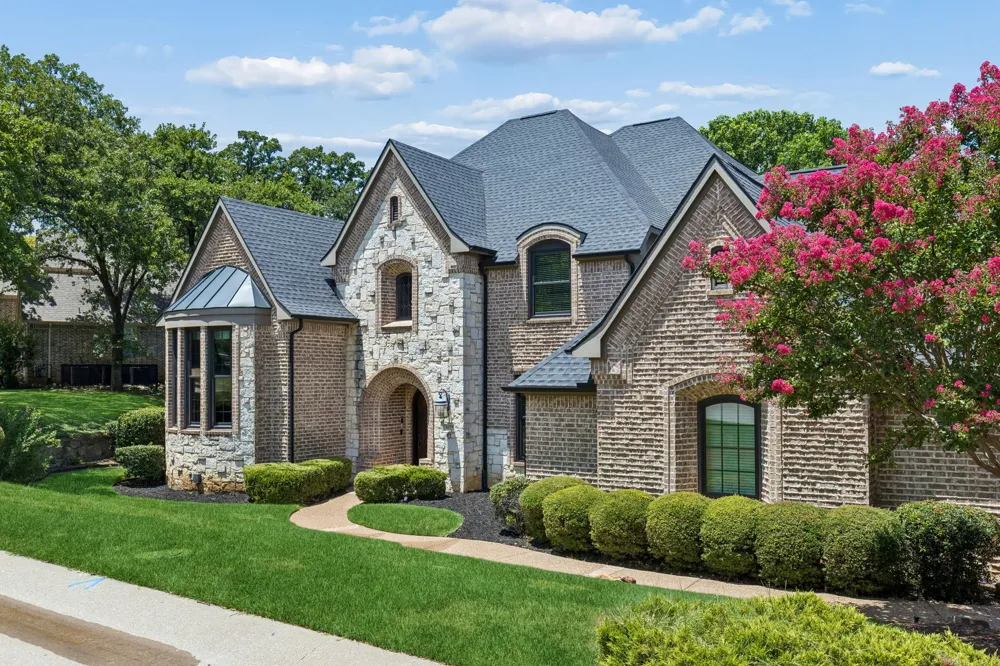 3075 Whispering Oaks Drive Highland Village, TX 75077