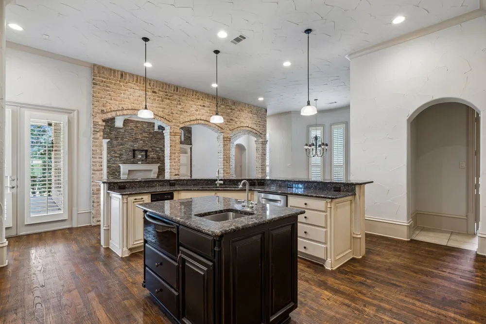 3075 Whispering Oaks Drive Highland Village, TX 75077