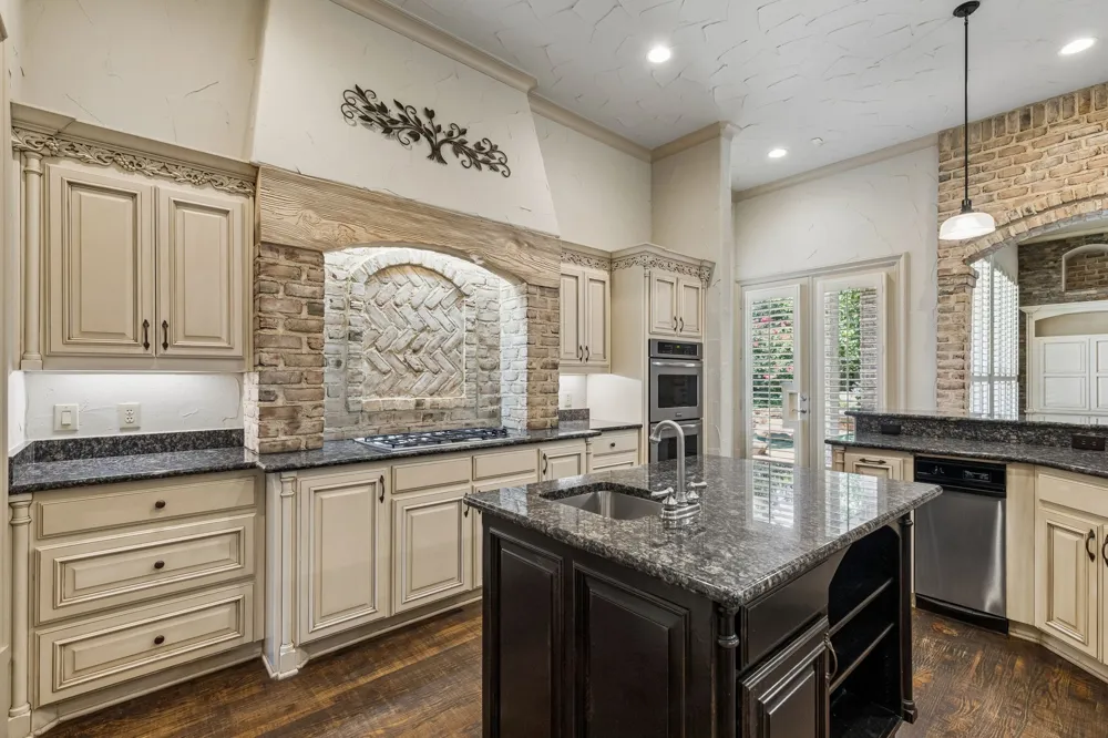 3075 Whispering Oaks Drive Highland Village, TX 75077