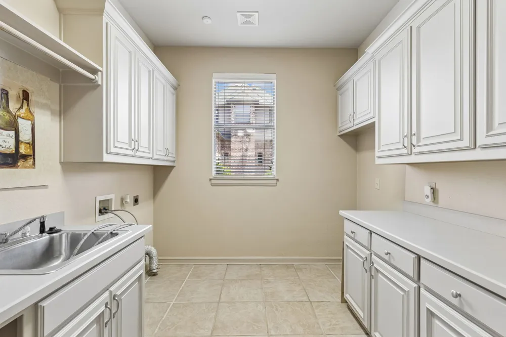 3075 Whispering Oaks Drive Highland Village, TX 75077