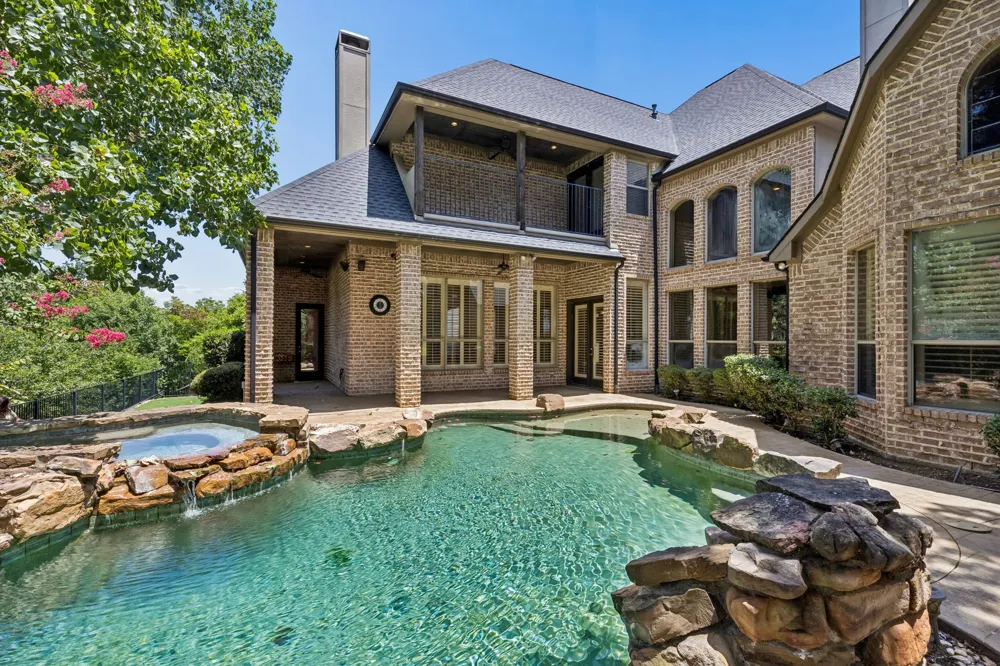 3075 Whispering Oaks Drive Highland Village, TX 75077
