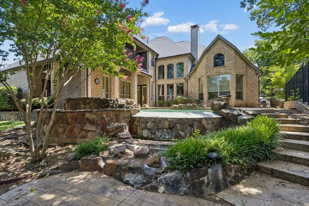 3075 Whispering Oaks Drive Highland Village, TX 75077