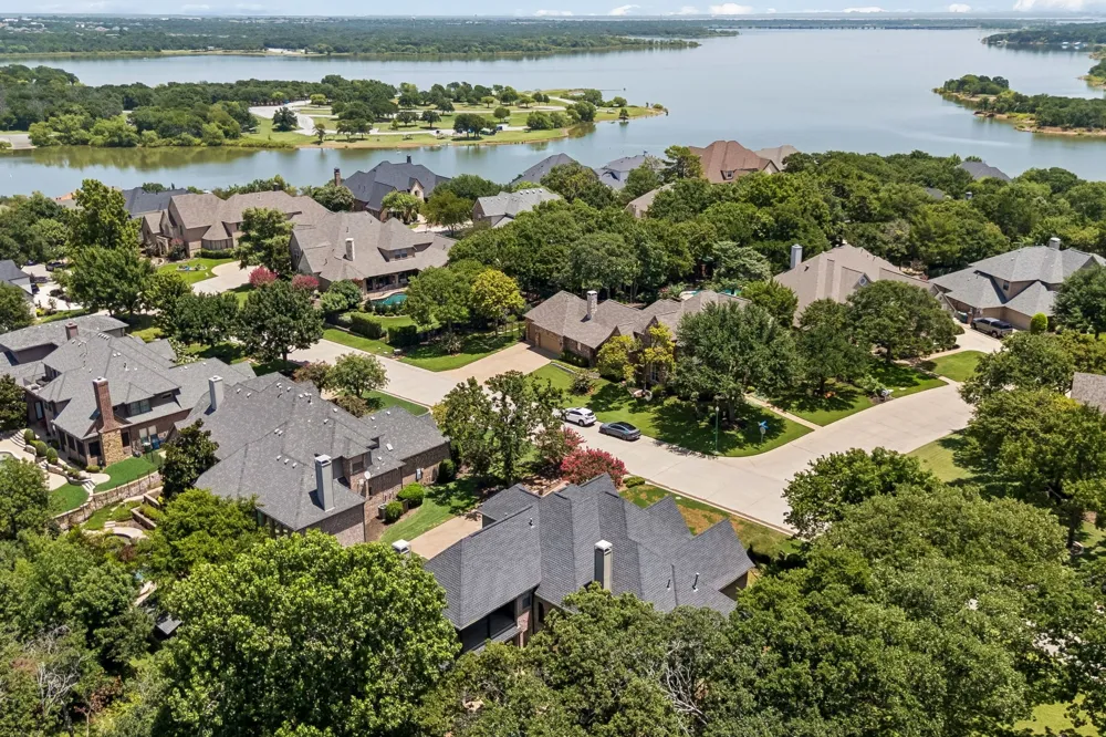3075 Whispering Oaks Drive Highland Village, TX 75077