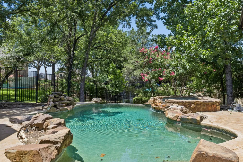 3075 Whispering Oaks Drive Highland Village, TX 75077
