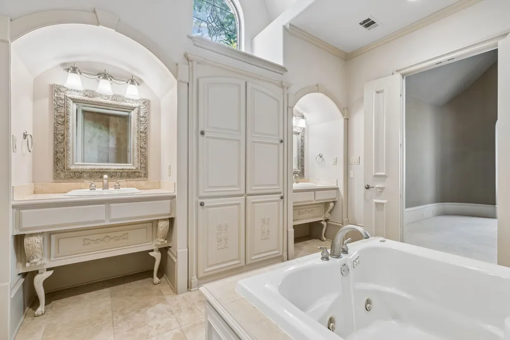 3075 Whispering Oaks Drive Highland Village, TX 75077