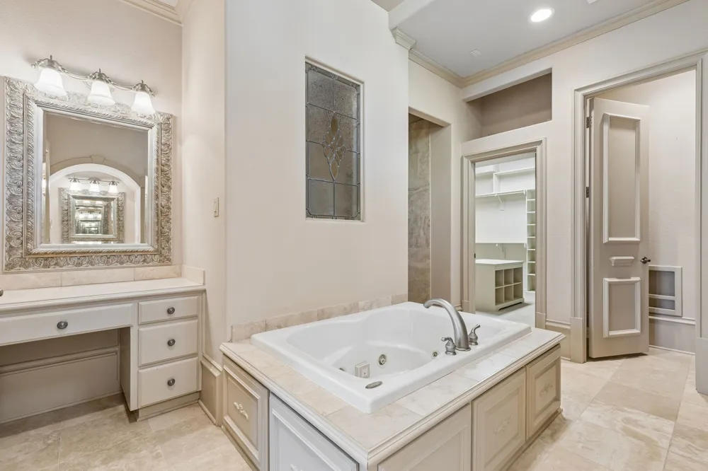 3075 Whispering Oaks Drive Highland Village, TX 75077