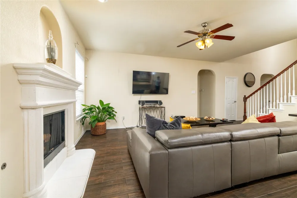 45 Beechcreek Drive Edgecliff Village, TX 76134
