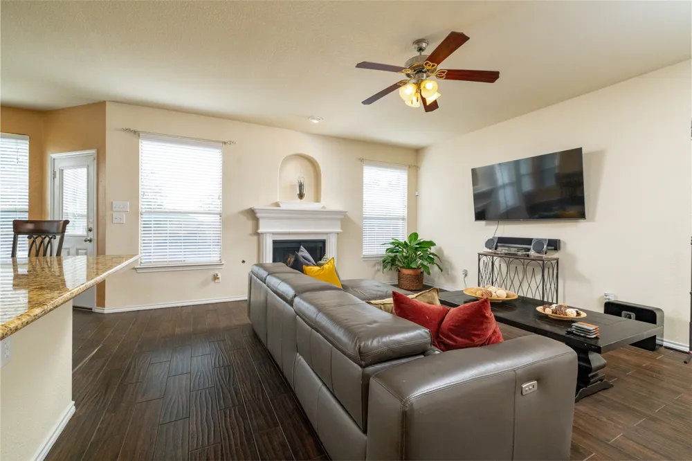 45 Beechcreek Drive Edgecliff Village, TX 76134