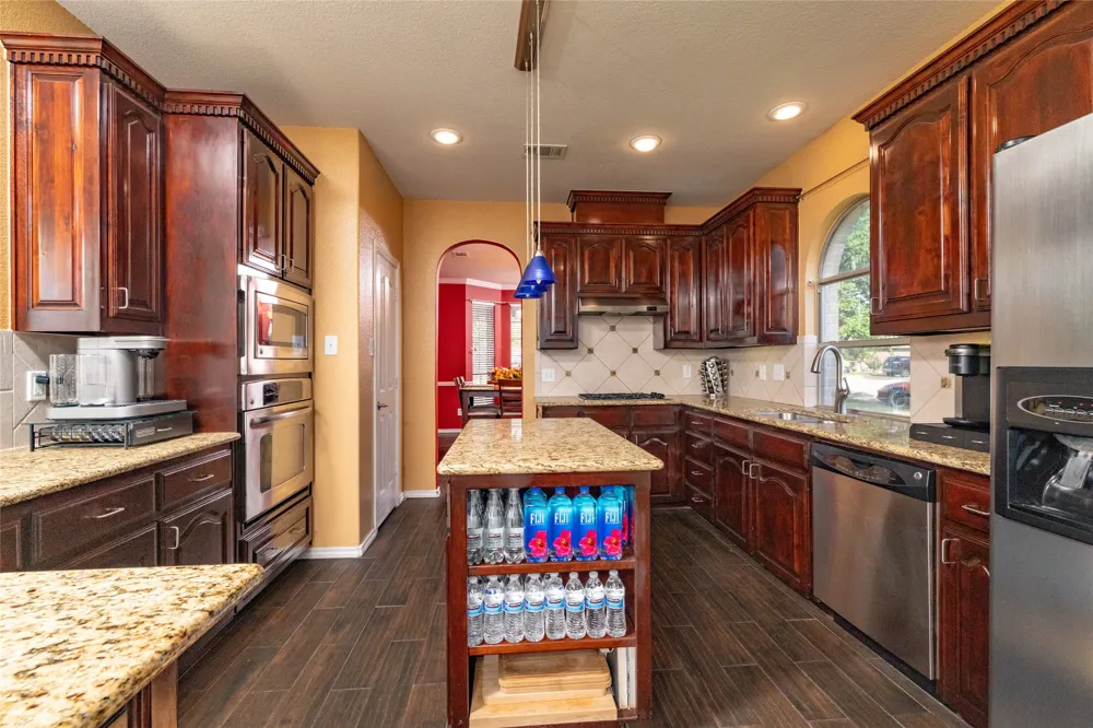 45 Beechcreek Drive Edgecliff Village, TX 76134
