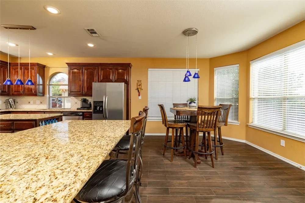 45 Beechcreek Drive Edgecliff Village, TX 76134