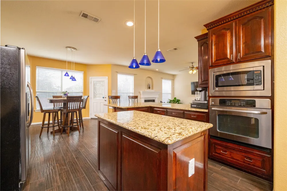 45 Beechcreek Drive Edgecliff Village, TX 76134