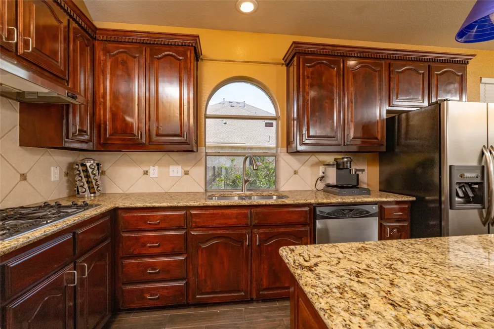 45 Beechcreek Drive Edgecliff Village, TX 76134